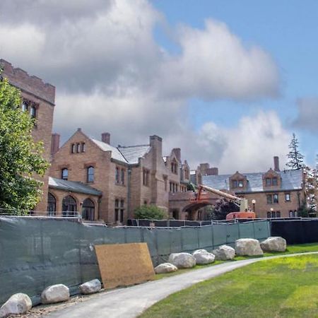 Cranwell Spa And Golf Resort (Adults Only) Lenox Bagian luar foto