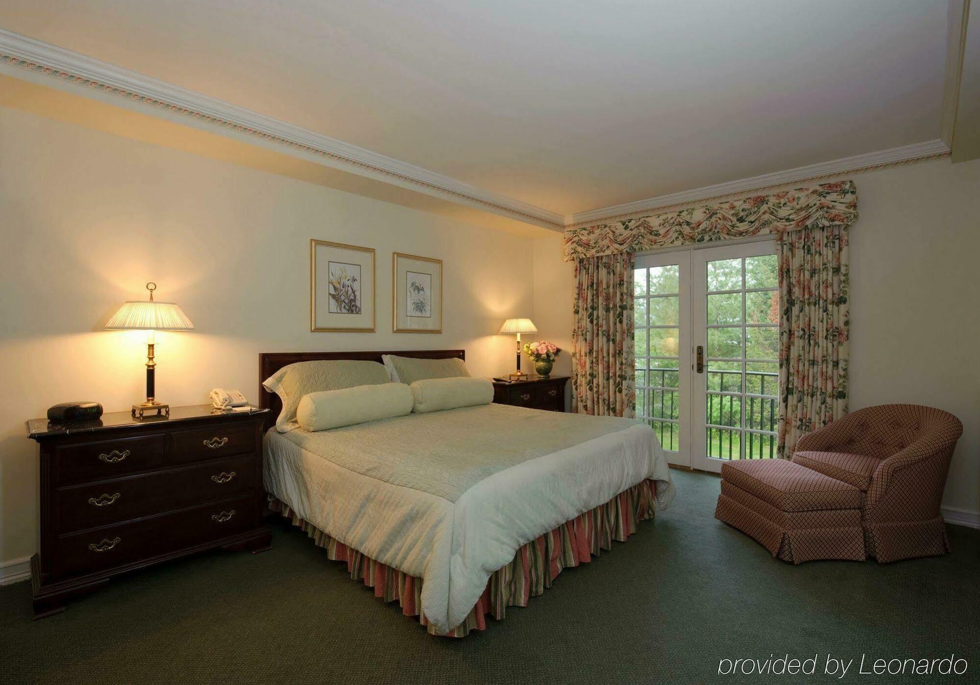 Cranwell Spa And Golf Resort (Adults Only) Lenox Bagian luar foto